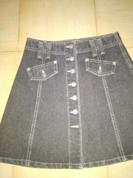 Новая джинсовая юбка-трапеция на пуговицах 30размера в Пятигорске фото 3