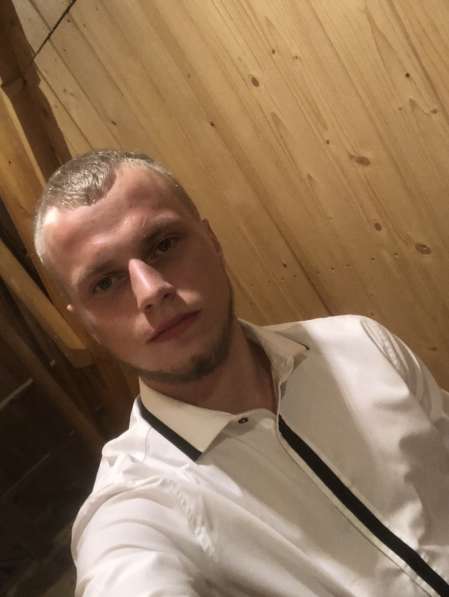 Игорь, 23 года, хочет пообщаться