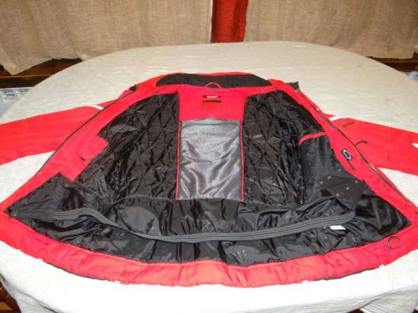 Женская горнолыжная куртка в Сочи фото 5