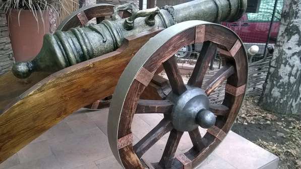 Копия старинной пушки в Бердске