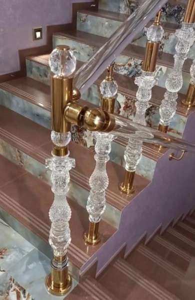 Прозрачные перила для лестницы (акрил), балясины в Краснодаре