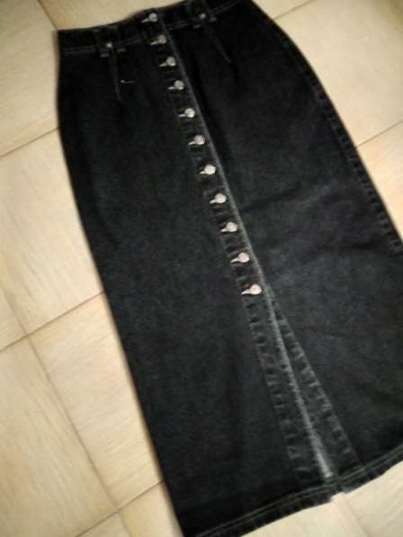 Новая джинсовая юбка на пуговицах серого цвета 26 размера в Пятигорске фото 11