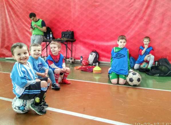 Футбол с 2 лет батут экипировка малышей зоомагазин в Лесном Городке фото 9