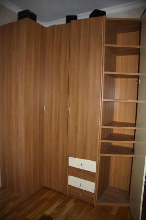 Шкаф угловой