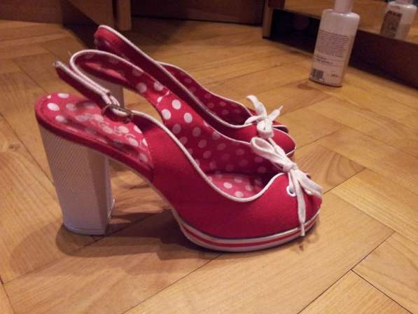 Туфли красные текстильные 38р Устойчивый каблук в Москве