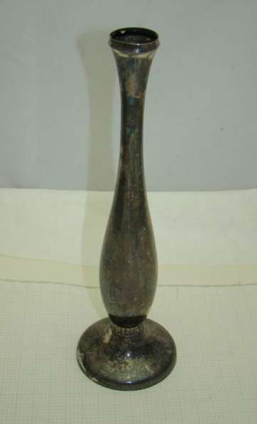 Ваза узкая, старинная (P441)