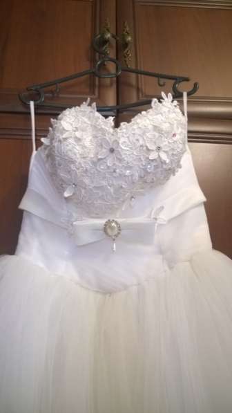 Продам шикарное свадебное платье в фото 4