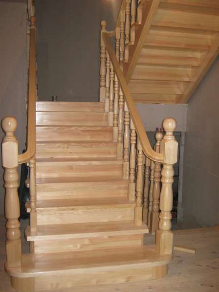 Лестницы деревянные бетонные