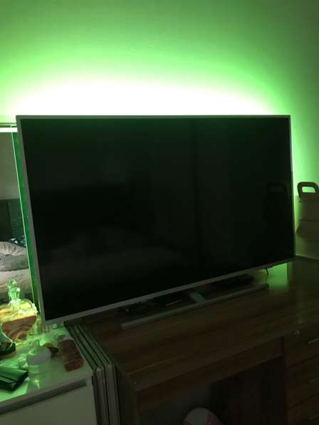 Телевизор Phillips с подсветкой Ambilight в Красноярске фото 5