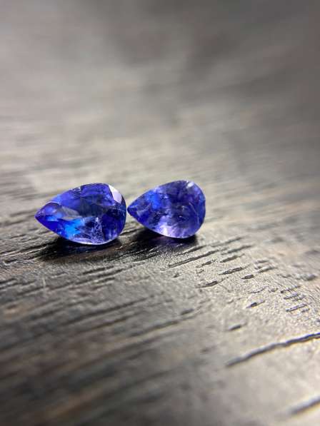 Танзаниты натуральные, пара, 1.645ст, 7.2х5.15