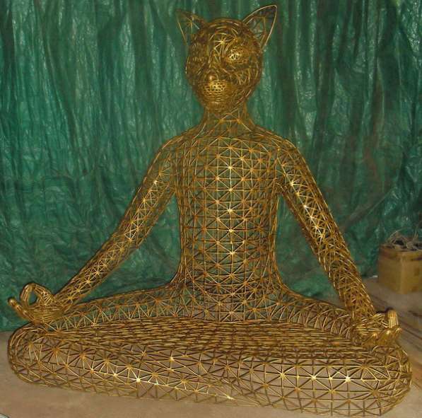 Скульптура-лавочка из металла"Кот -медитатор" в Краснодаре