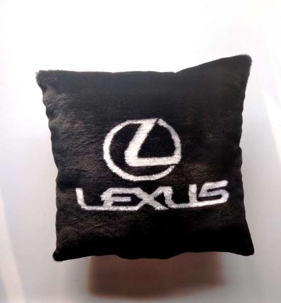 Подушка для автомобиля "LEXUS"