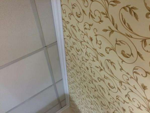 Поклейка обоев.Покраска. в Москве