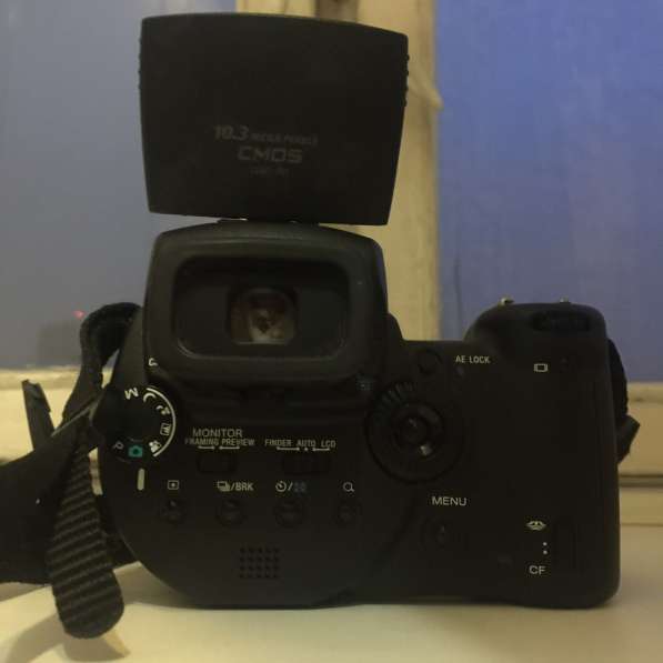 Продаю псевдозеркальный фотоаппарат Sony cyber-shot DSC-R1 в Москве