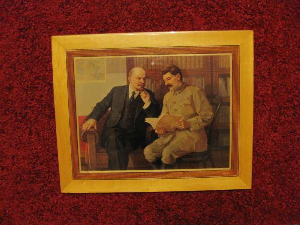 Ленин и Сталин (картина на дереве)