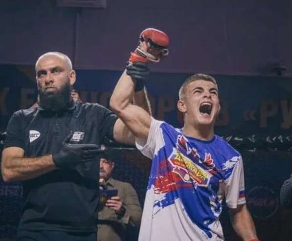 ТРЕНЕР ПО ЕДИНОБОРСТВАМ