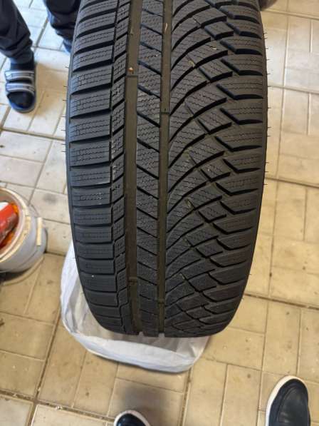 Продам зимнюю резину -липучки