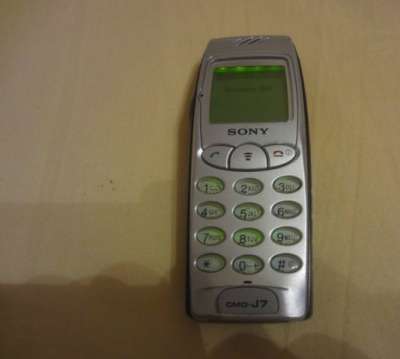 сотовый телефон Sony CMD-J7