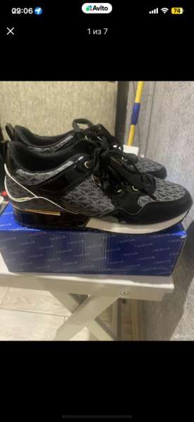 Кроссовки женские 39 р