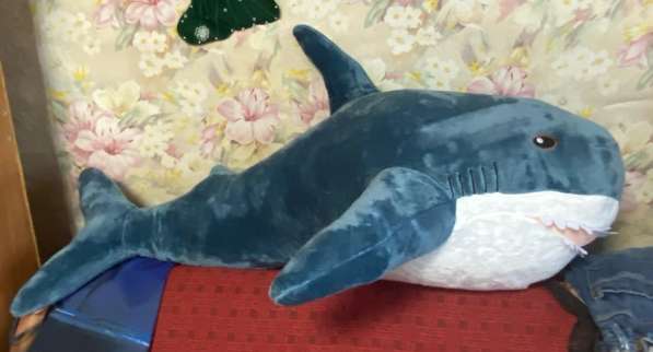 Плюшевая акула