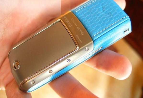 Новый Vertu Ascent Azure Special Edition в Москве фото 3