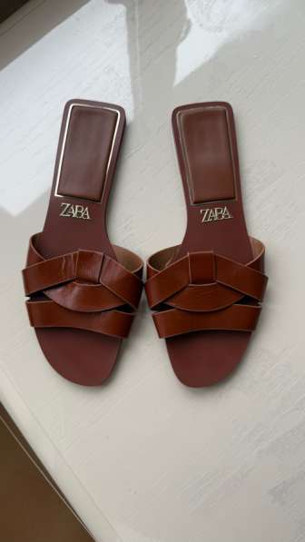 Сандалии Zara