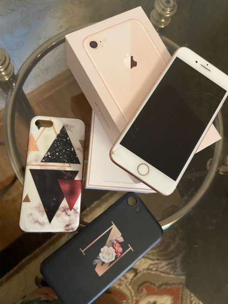 Продам iPhone 8, 64Gb, Gold в Воронеже