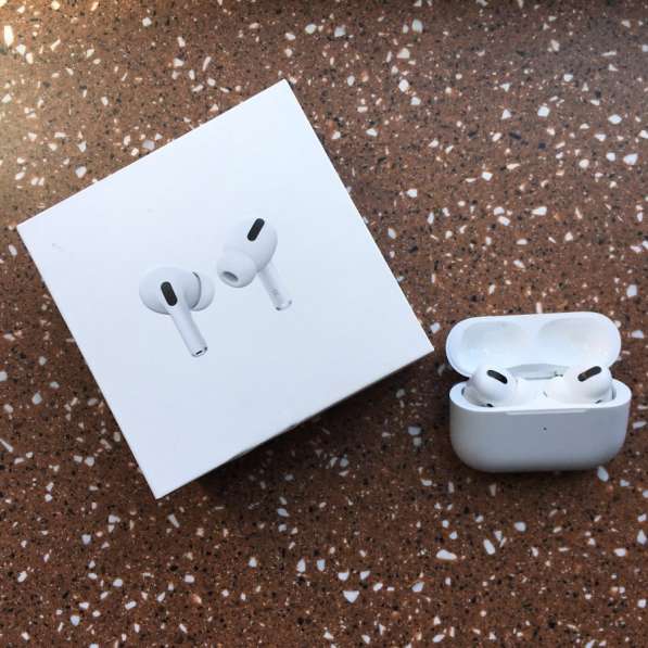 Беспроводные наушники AirPods Pro