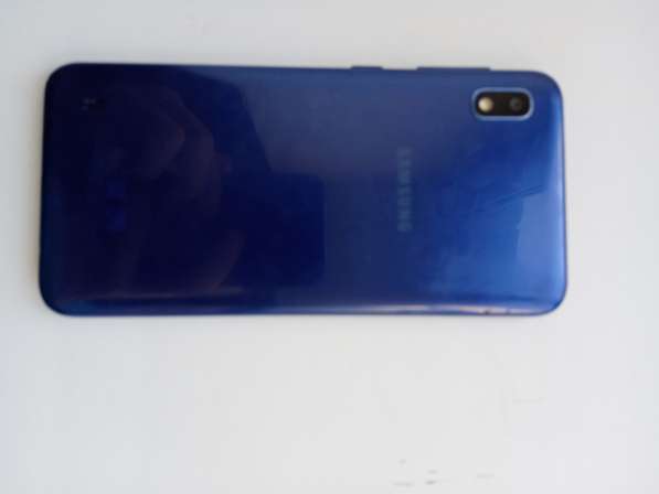 Продам телефон Samsung a10