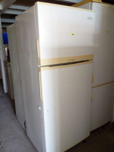 Продам широкий холодильник Дэу Б\У в Москве
