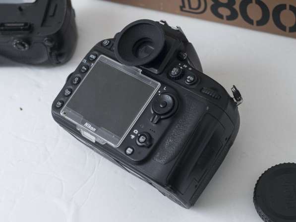 Nikon D800 36.3MP Digital SLR Camera with 2 Lense
