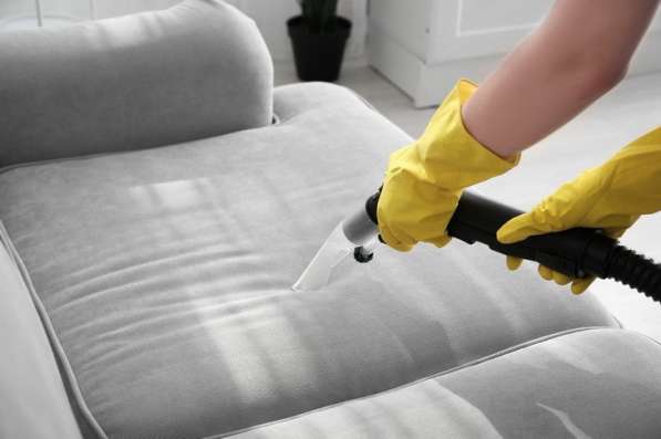 Clean Life предлагает профессиональную химчистку мягкой мебе