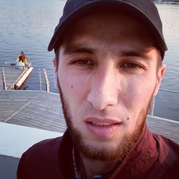 Юсуф, 25 лет, хочет пообщаться в Казани