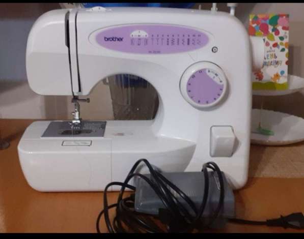 Продаю швейную машинуу Brother xl 2230 в идеальном состоянии