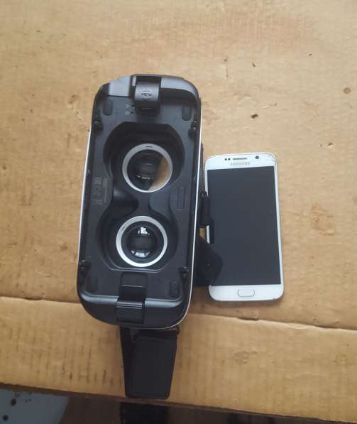 Очки виртуальные Gear VR и телефон Samsung S6