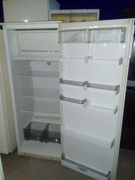 Продам рабочий холодильник Электролюкс в Москве