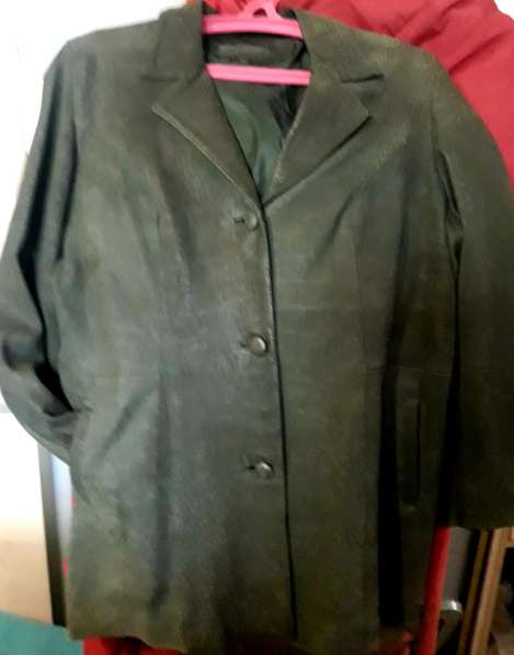 Пиджак кожанный, темнозеленого цвета