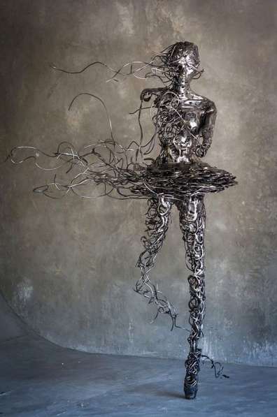 Скульптура в стиле modern art "Унесенная ветром"