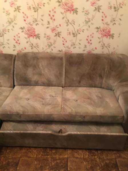 Продам большой угловой диван недорого