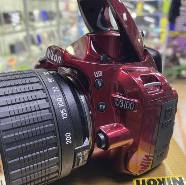 NIKON D3000 бренд новый в Москве