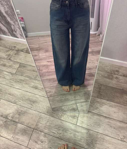 Женские джинсы