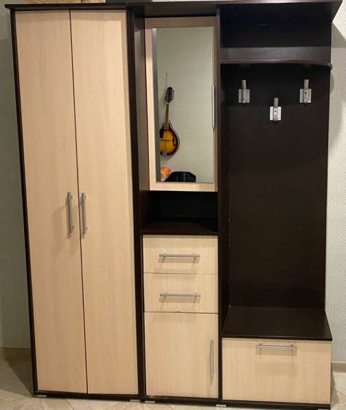 Прихожая в отличном состоянии, 205-160-40