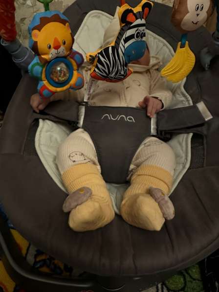 Продается шезлонг Nuna life пользовались не долго