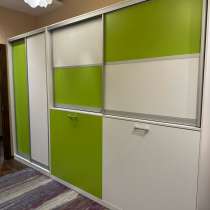 Шкаф с выдвижной кроватью и подвесная полка, в Москве