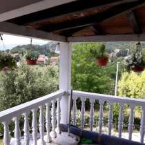 Видовой дом с большим участком в зеленой зоне, Черногория, в г.Тиват