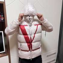 Пуховик Valentino x moncler, в Москве