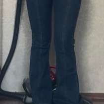 Продам джинсы клеш, в Оренбурге