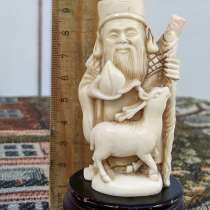 Символическая статуэтка Старец с оленёнком, в Москве