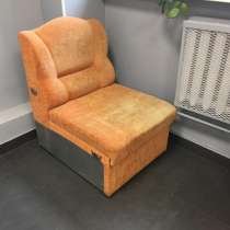 Мягкое раскладное кресло в хорошем состоянии, в Москве