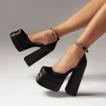 Продаю свои туфли новые ни разу не носила бренд ILVI, в Москве